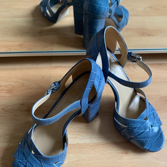 Michael Kors baby blue sandals, size 6.5 - Picture 3 of 5